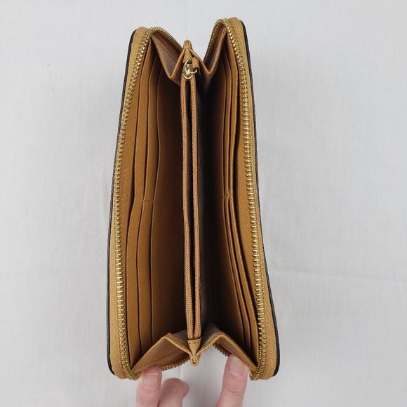 Michael Kors Tan Brown Wallet - Picture 9 of 15